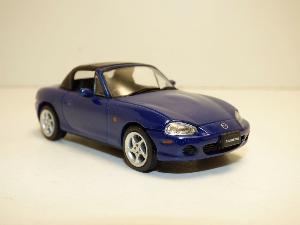 MAZDA MX5 NB Blau fermé 1 43 RHD MAZDA MX5 NB Blau fermé 1 43 RHD