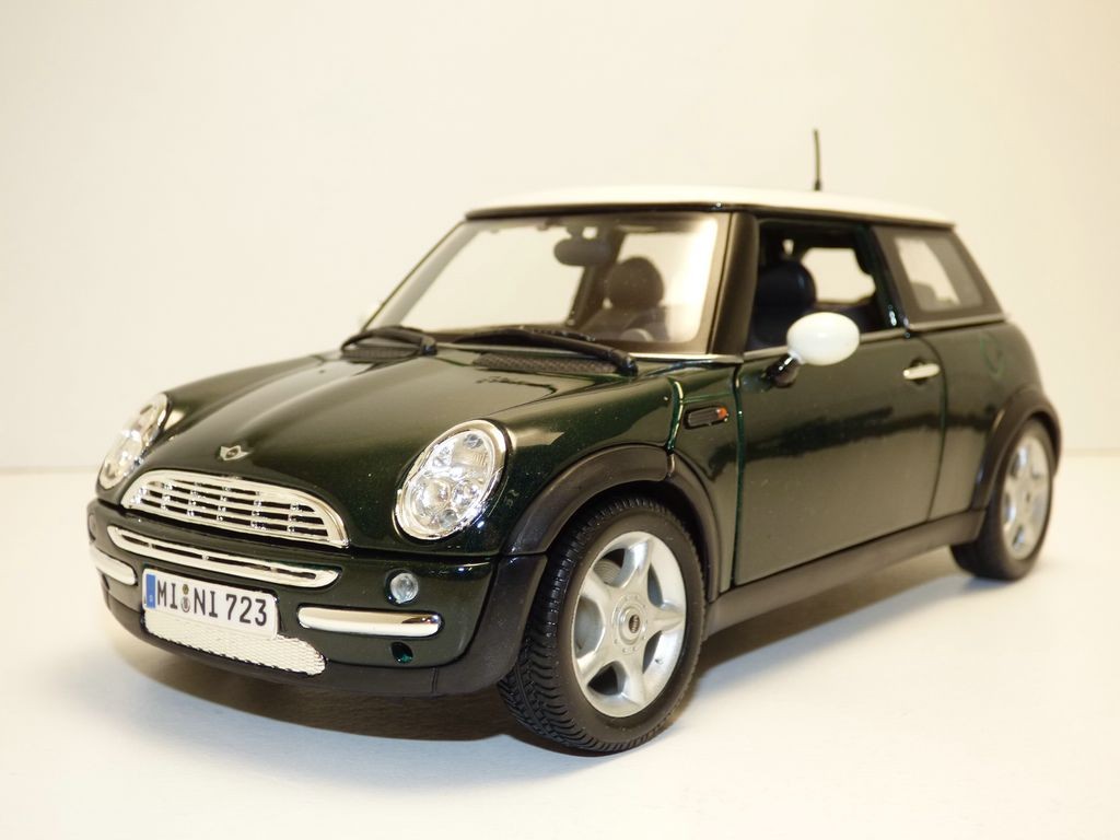 maisto mini cooper 1 18