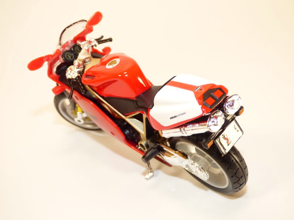 Ducati 998 R 2002 - Ficha de la moto, opinión, fotos, técnica