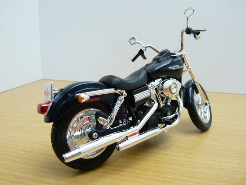 Maisto Moto Modèle Harley Davidson FXDBI Dyna Street Bob 06 Échelle 1
