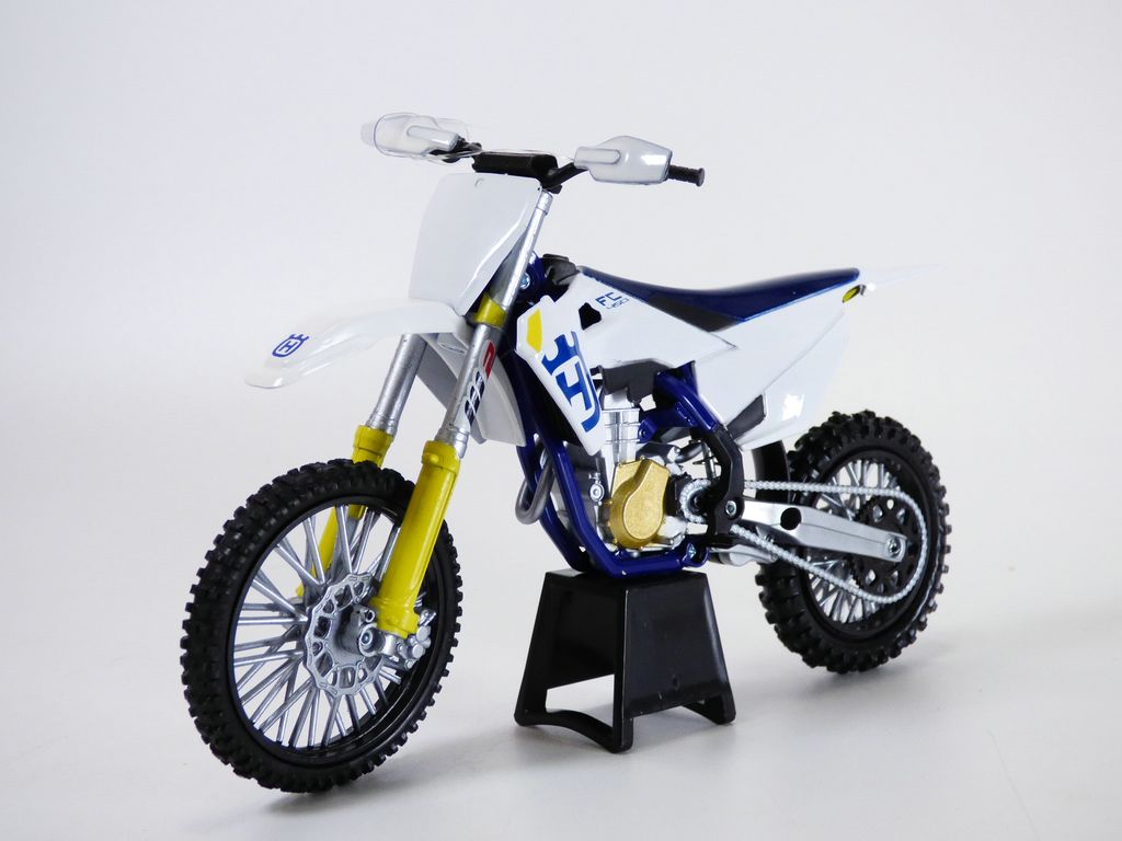 Moto HUSQVARNA FC450 1/12 - Foto 2 di 6