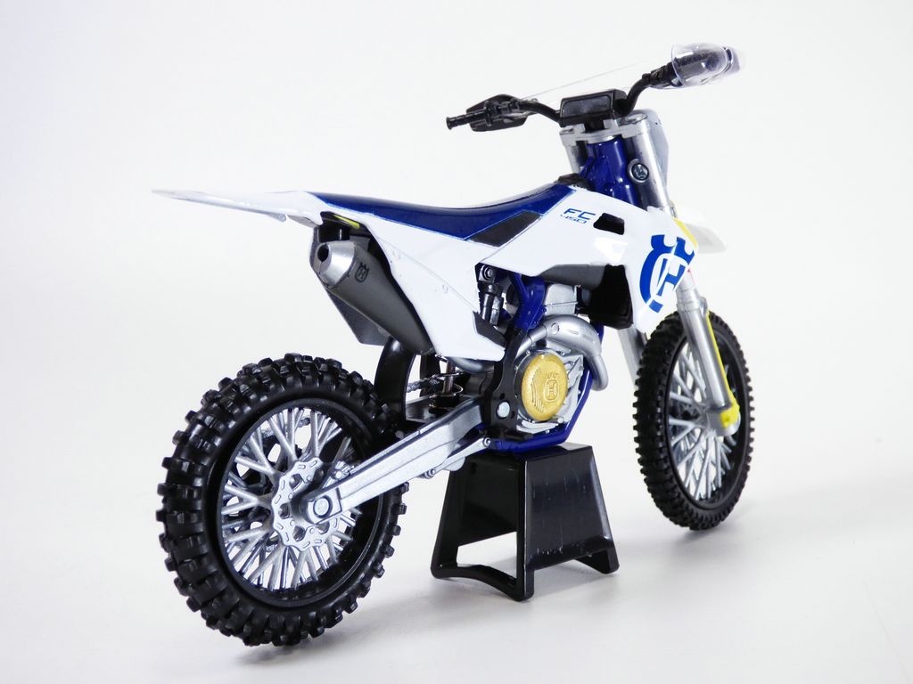 Moto HUSQVARNA FC450 1/12 - Foto 3 di 6