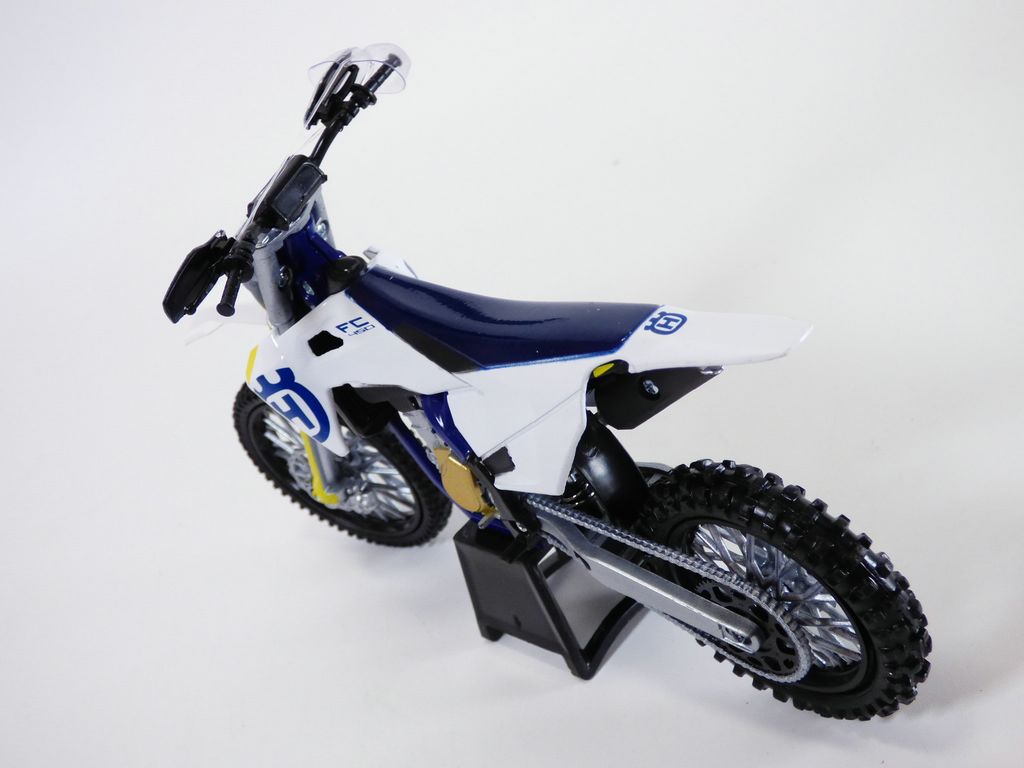 Moto HUSQVARNA FC450 1/12 - Foto 4 di 6
