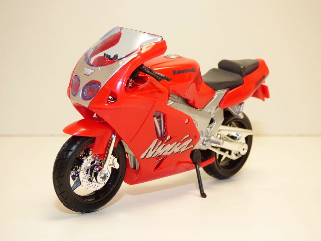 Moto Kawasaki Ninja 750 Zx 7r Rouge 118 Ebay