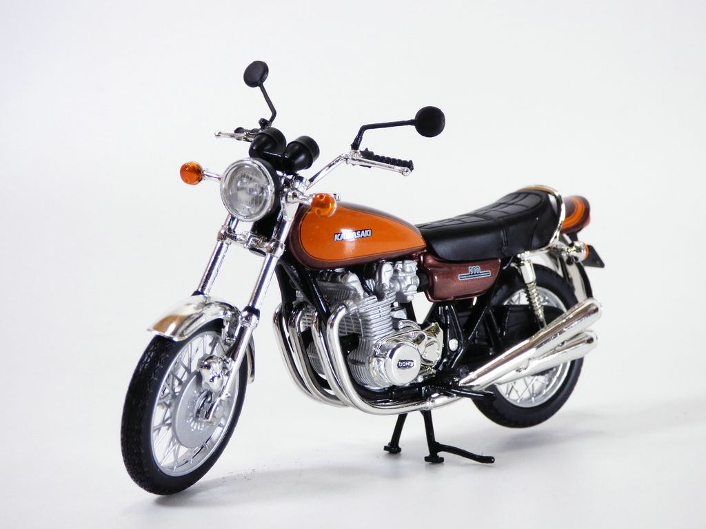 KAWASAKI Z900 marron & orange 1/18 1973 - Foto 1 di 8
