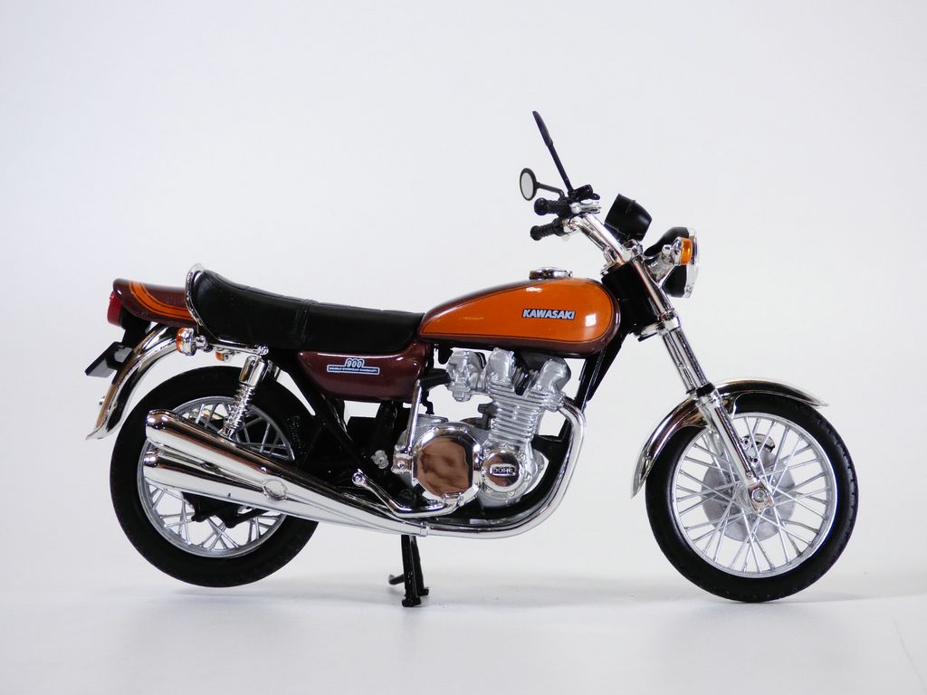 KAWASAKI Z900 marron & orange 1/18 1973 - Foto 6 di 8