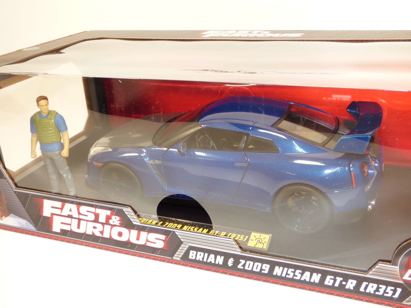 Brian's NISSAN SKYLINE GTR Film FAST AND FURIOUS 7 1/18 lumières & figurine - Foto 1 di 13