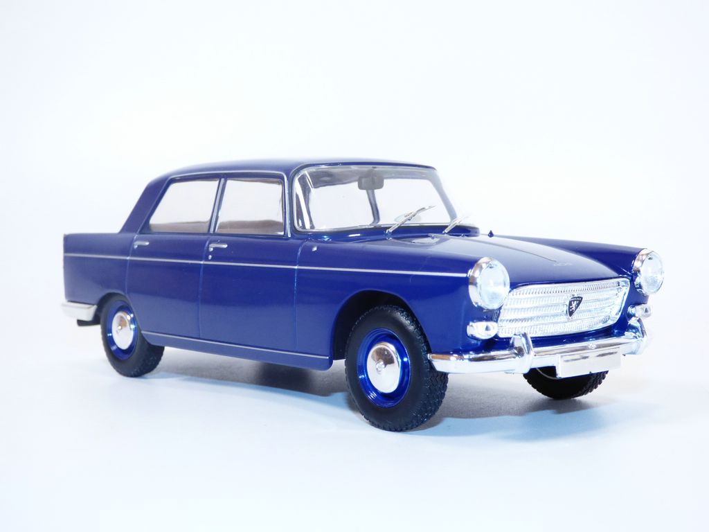 PEUGEOT 404 berline bleu 1/24 | eBay