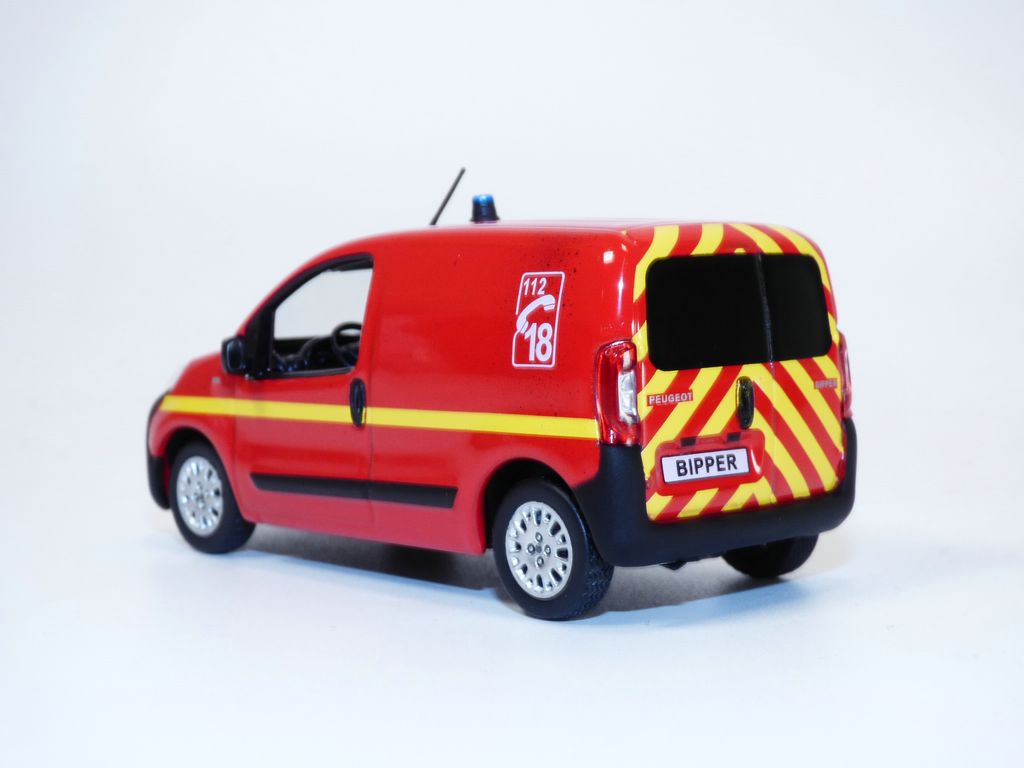PEUGEOT RIFTER 2019 POMPIERS SECOURS MEDICAL 1:43 Norev Pompieri Die