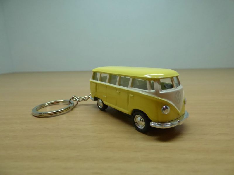 Porte clé Volkswagen bus combi T1 classique neuf jaune en métal.