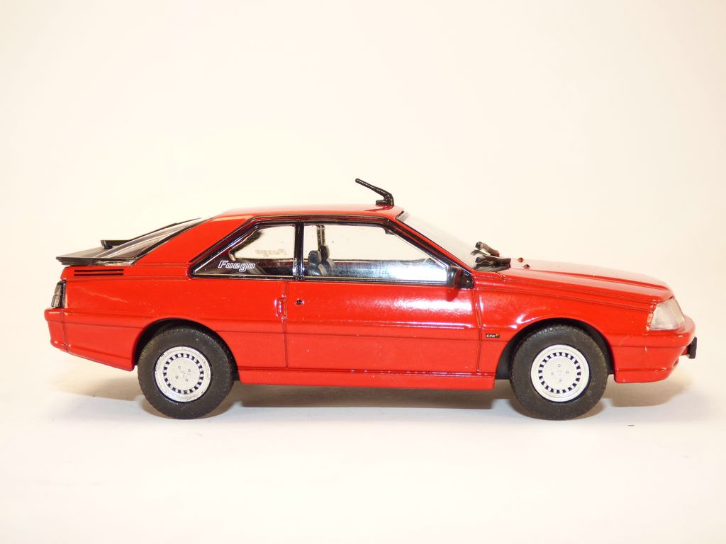 RENAULT FUEGO GTA MAX rouge 1/43 - Bild 5 von 5
