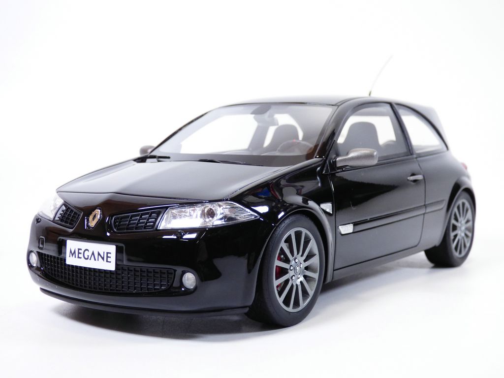 RENAULT MEGANE RS phase noir 1/18 F1 team edition