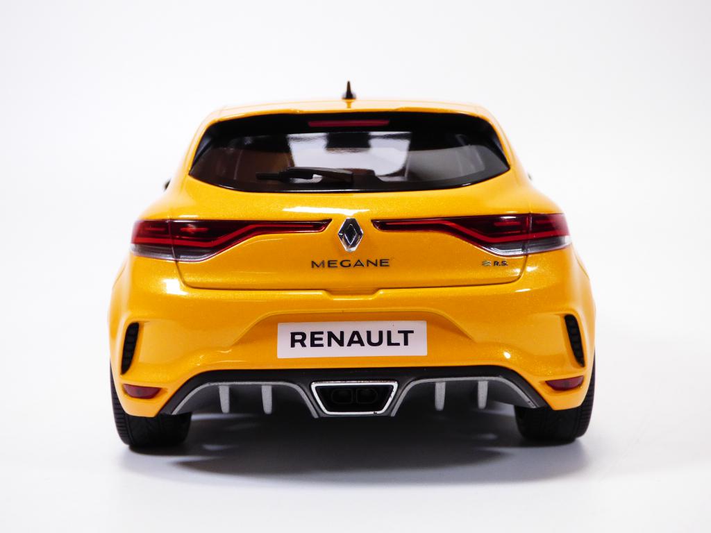 как выглядит RENAULT MEGANE RS Trophy orange Tonic 1/18 фото