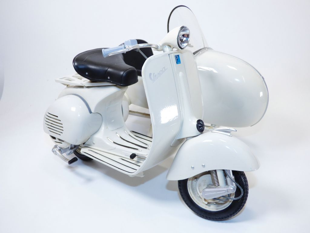 No547 バイクNew Ray 1/6 Vespa 150 VL 1T New Ray 1955 Vespa 150 VL 1T Beige Motorcycle Scooter