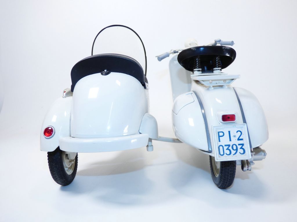 メーカー直売所 SIDE eBay | 1/6 PIAGGIO 150LT VESPA CAR 乗用車