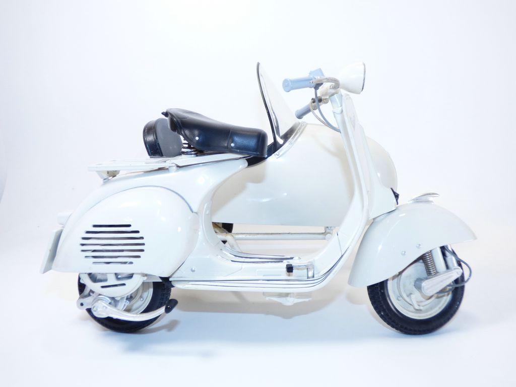 パワフルで洗練されたvespa sidecarで、通勤を楽に。