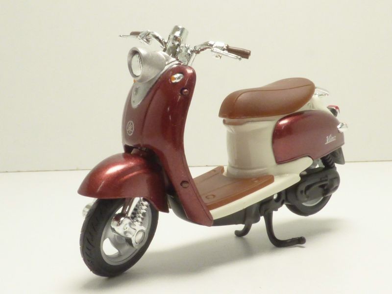 Scooter YAMAHA VINO YJ50R bordeaux 1/18 - Imagen 1 de 5