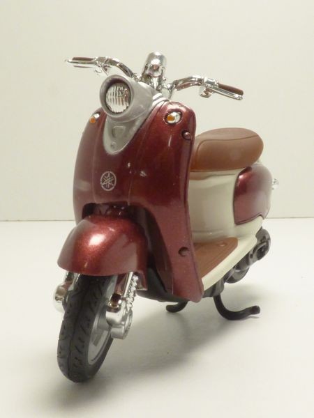 Scooter YAMAHA VINO YJ50R bordeaux 1/18 - Imagen 4 de 5