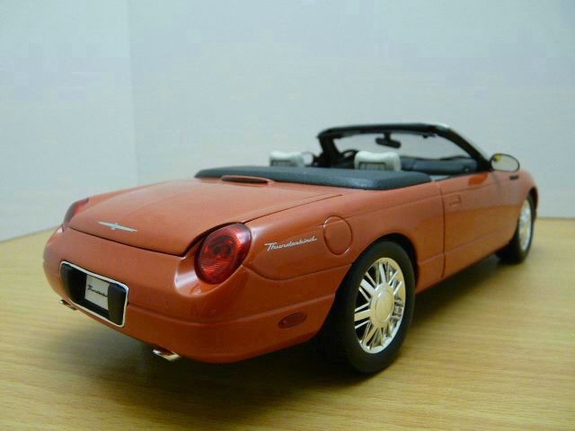 Ford Thunderbird Movie James Bond Die Another Day 1/18 - Picture 2 of 8