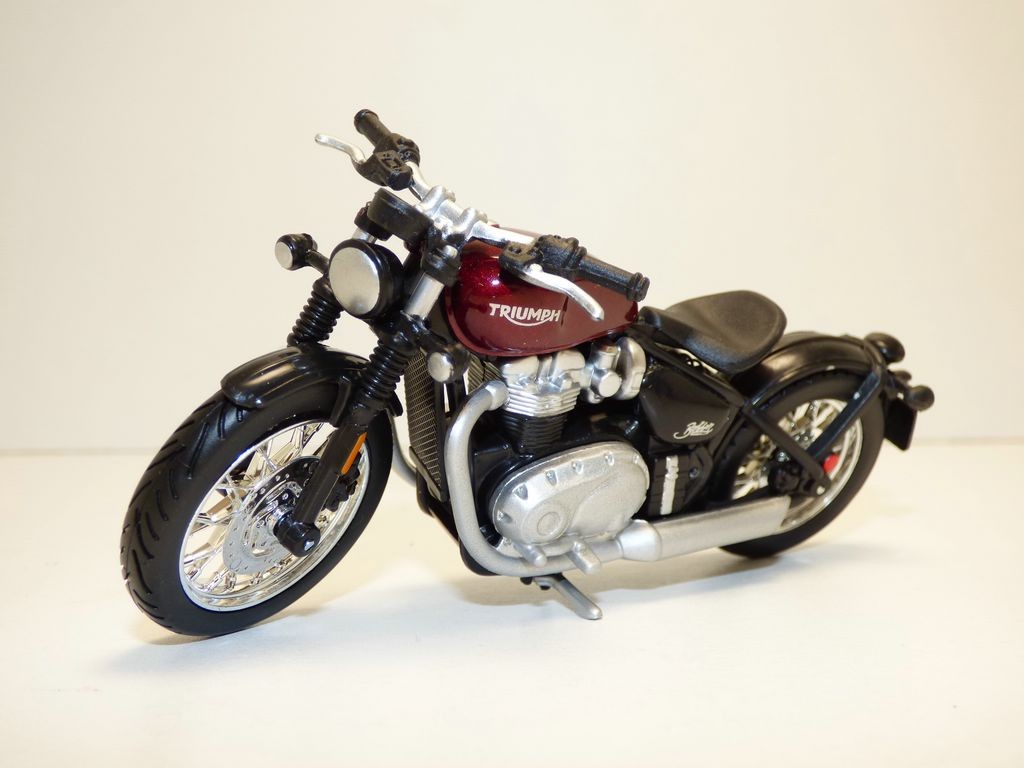 Triumph Bonneville 1200 Bobber Bordeaux 1 18 Ebay
