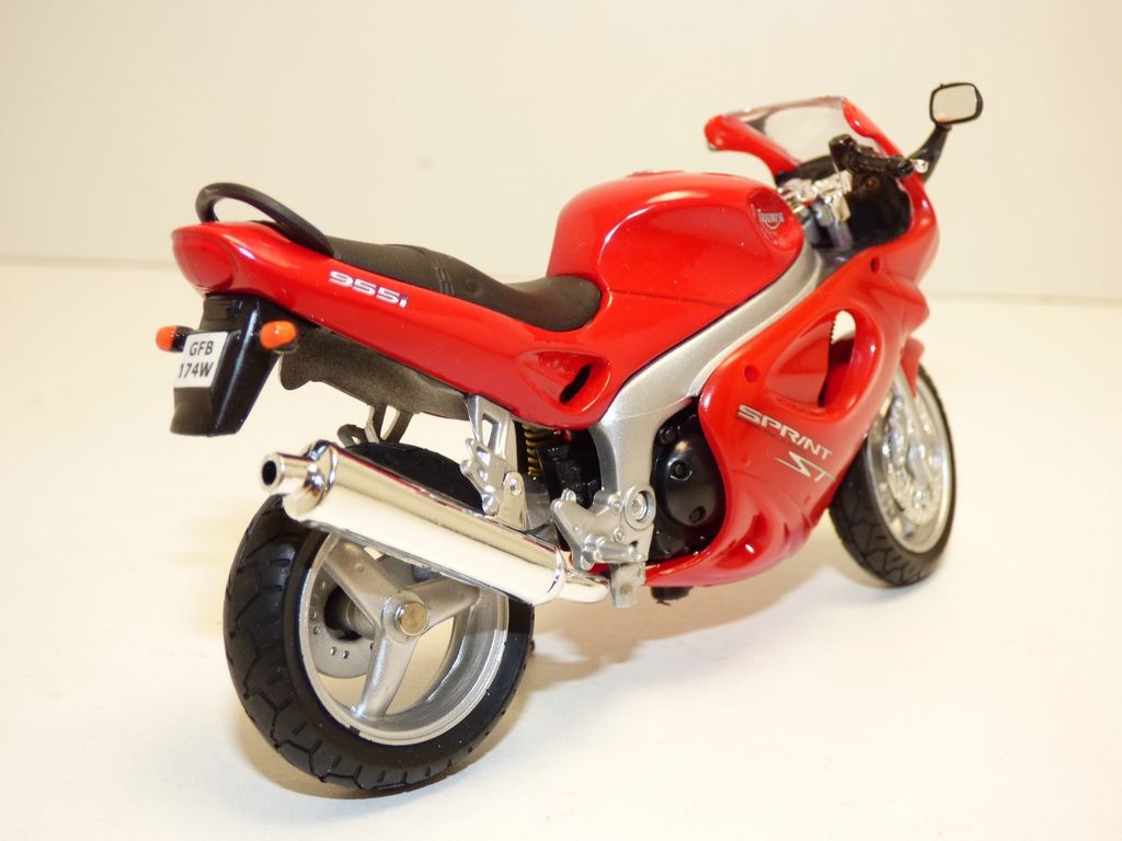 Motorcycle Triumph Sprint St Red 1 18 Ebay