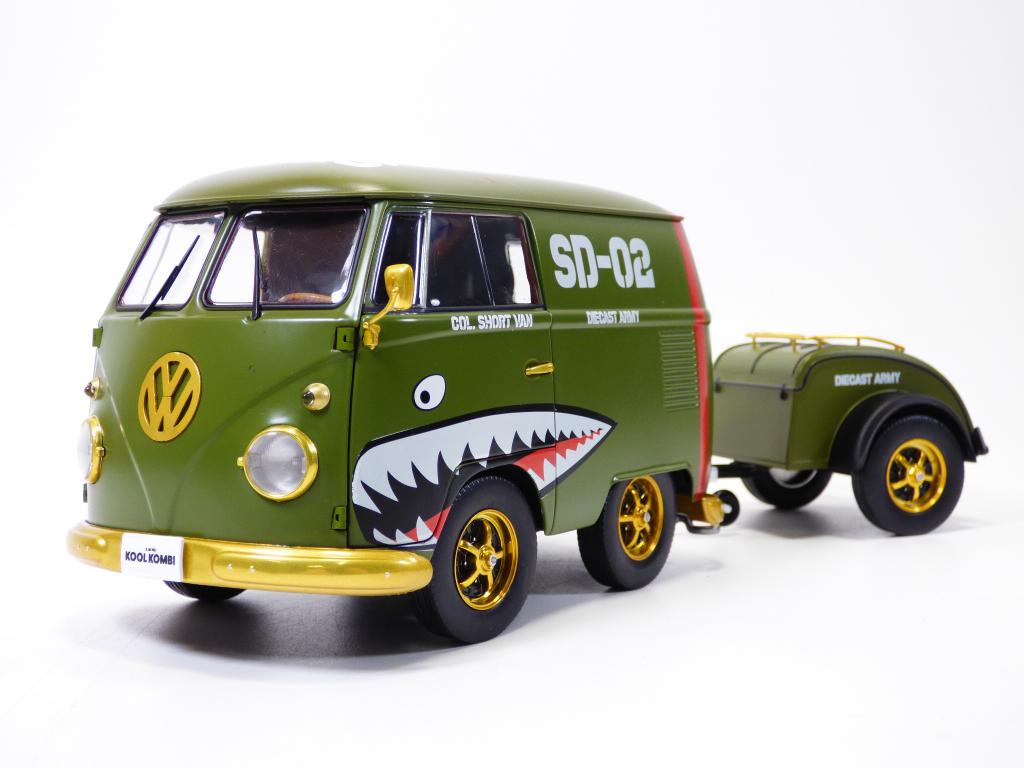 VOLKSWAGEN COMBI T1 raccourci + remorque cool army fighter 1/18 VW