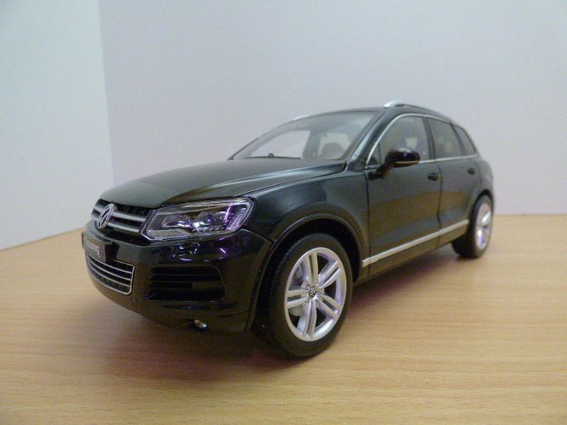 Volkswagen Vw Touareg Year 2012 White 1 18 Welly For Sale Online