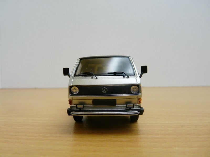 VOLKSWAGEN TRANSPORTEUR T3 CORBILLARD 1//43