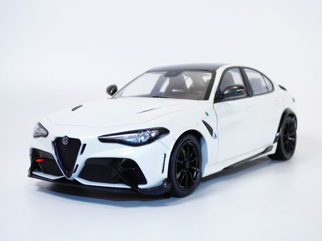 Alfa Romeo Giulia GTA M 2022 Solido 1/18 – Les Miniatures