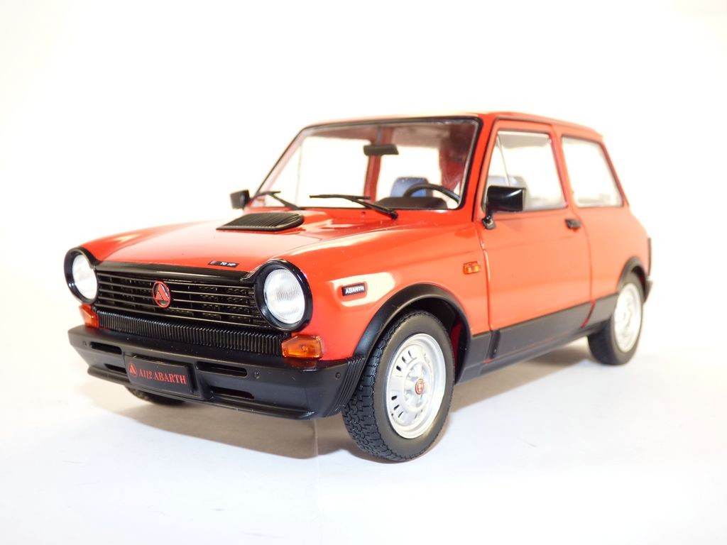 AUTOBIANCHI A112 ABARTH 1974 Rouge MINICHAMPS 1:43 de reference 400