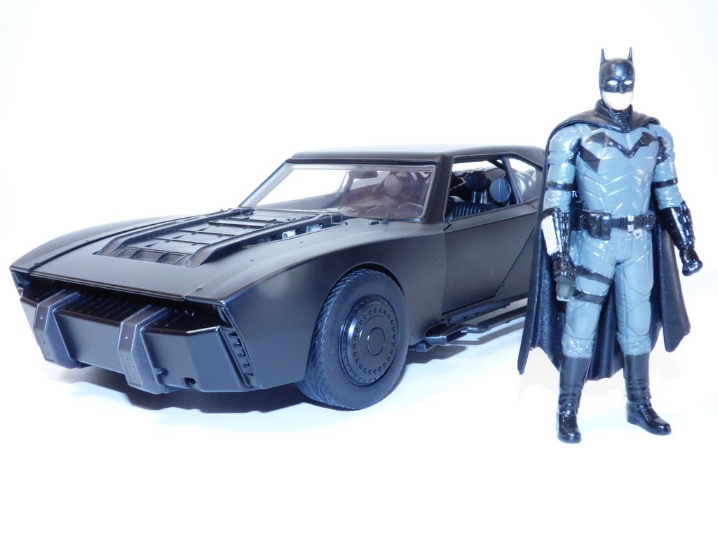 商品画像：Amazon.com: Hot Wheels Collector Batman Returns Batmobile 2