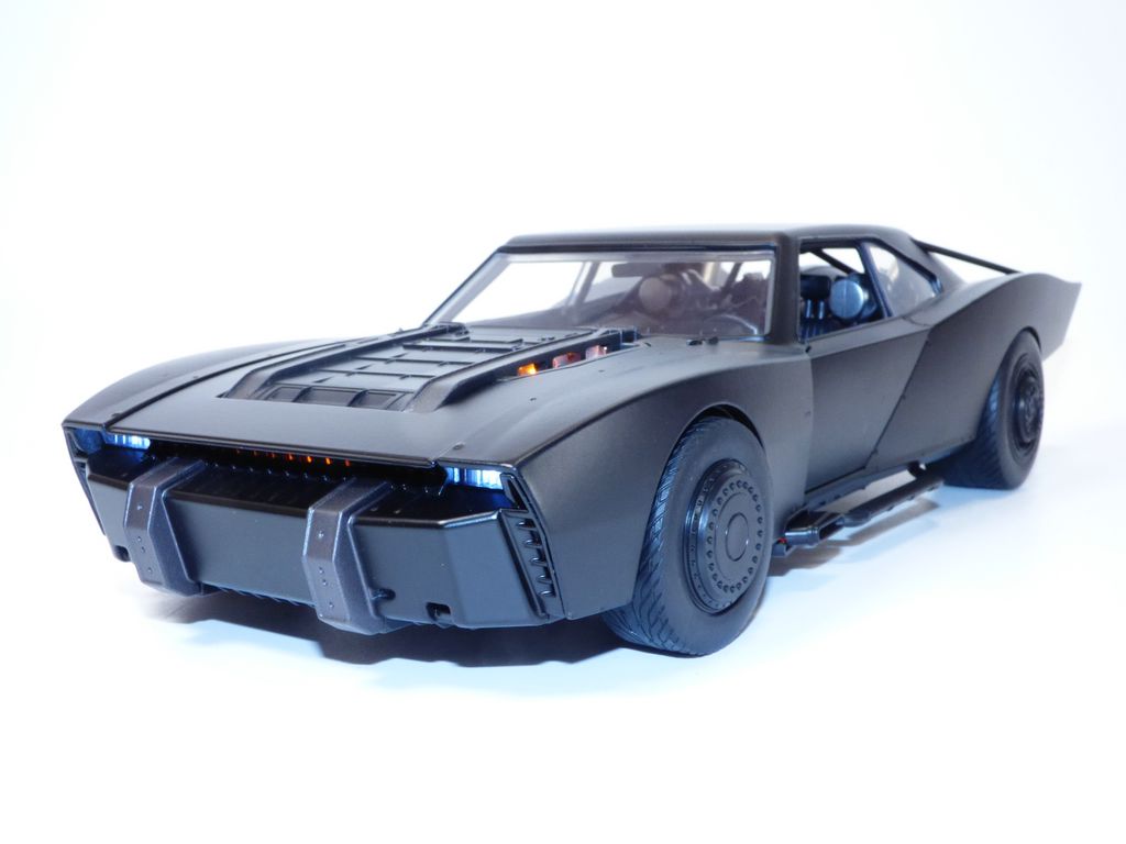 BATMOBILE & figurine film The Batman 2022 1/18 Dodge Charger