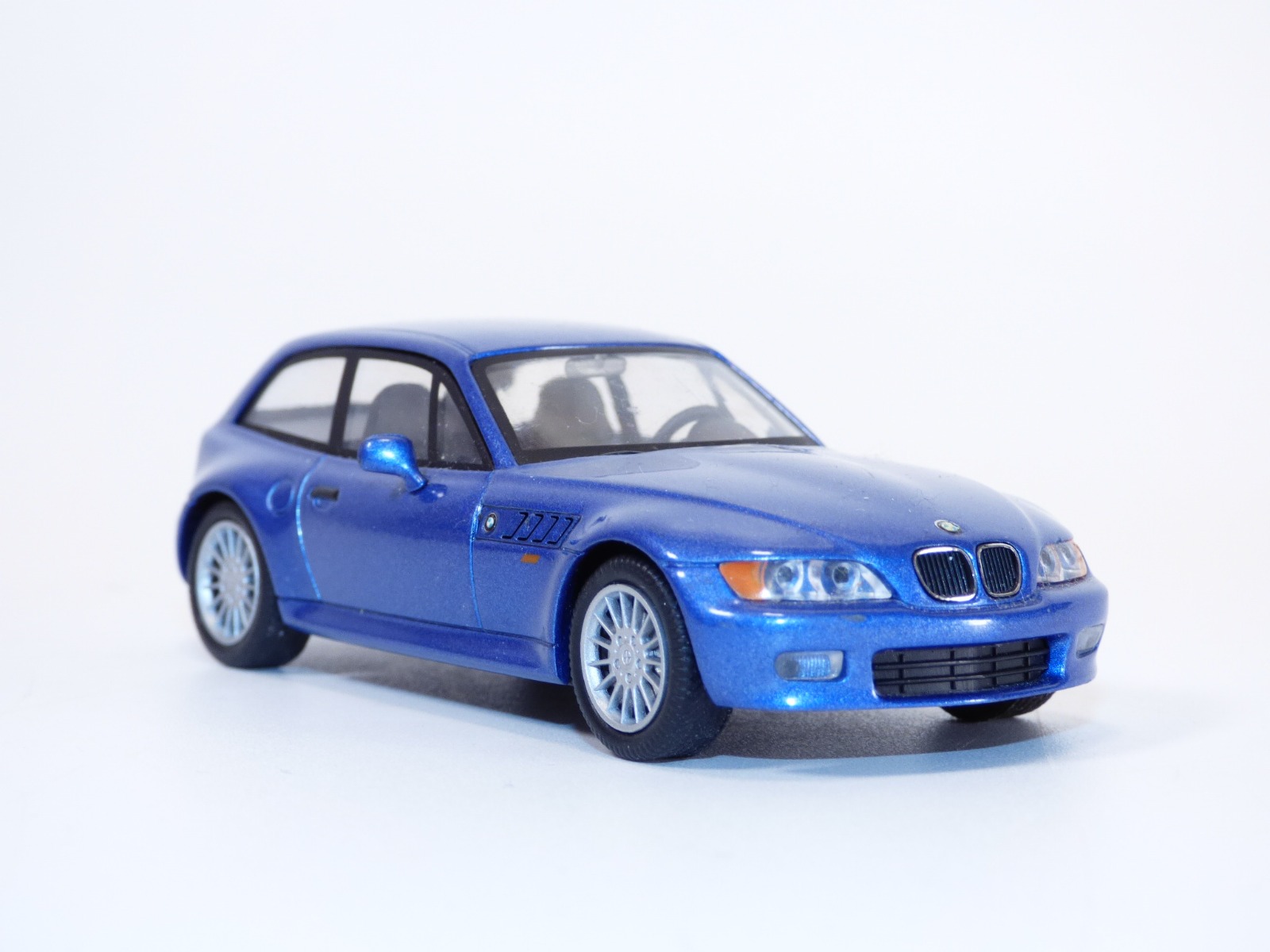 Modèle Réduit MG ZT-T 260 Bleu Métallisé 1/43 Matrix | Miniature Résine Collection
