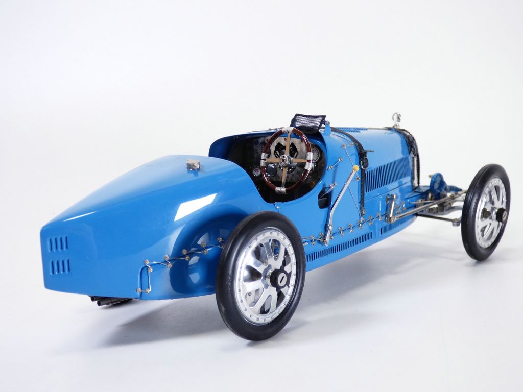 BUGATTI TYPE 35 BLEU (Nouvelle décoration - Sans roue de secours BUGATTI TYPE 35 BLEU (Nouvelle décoration - Sans roue de secours