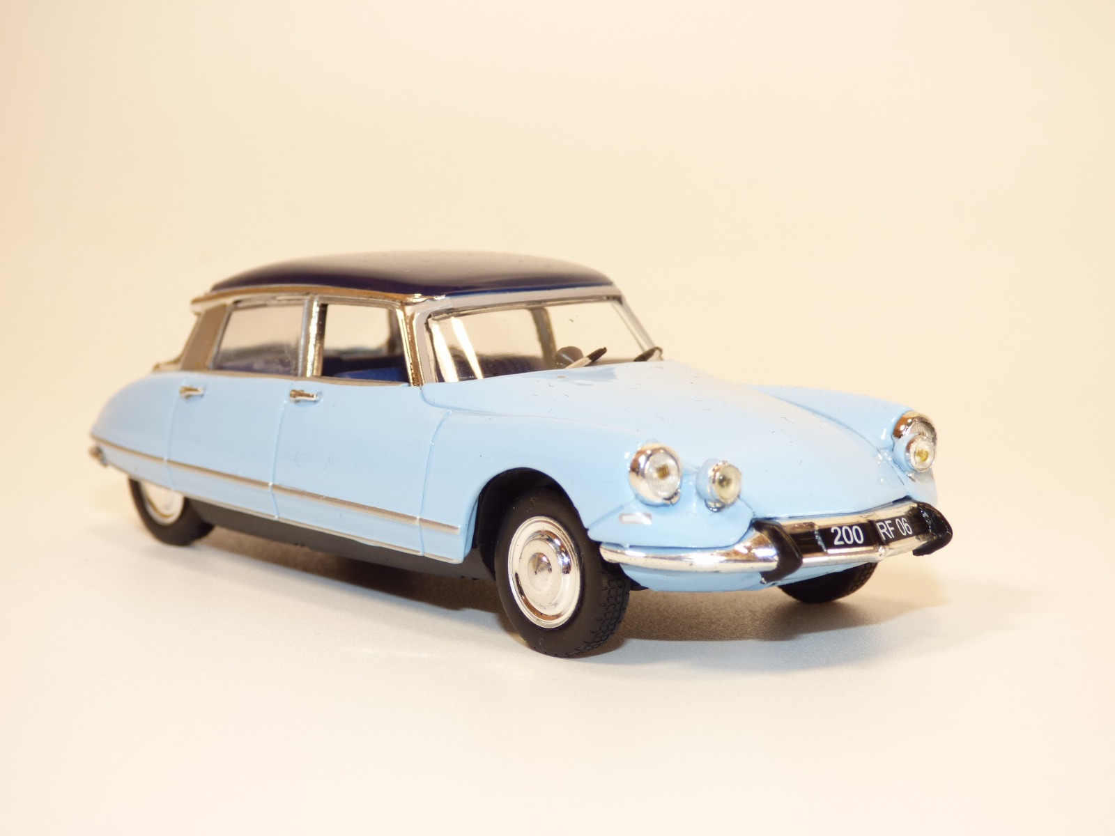 Norev 1/43 Citroën DS21 Pallas 1967 – Bleu Monte Carlo