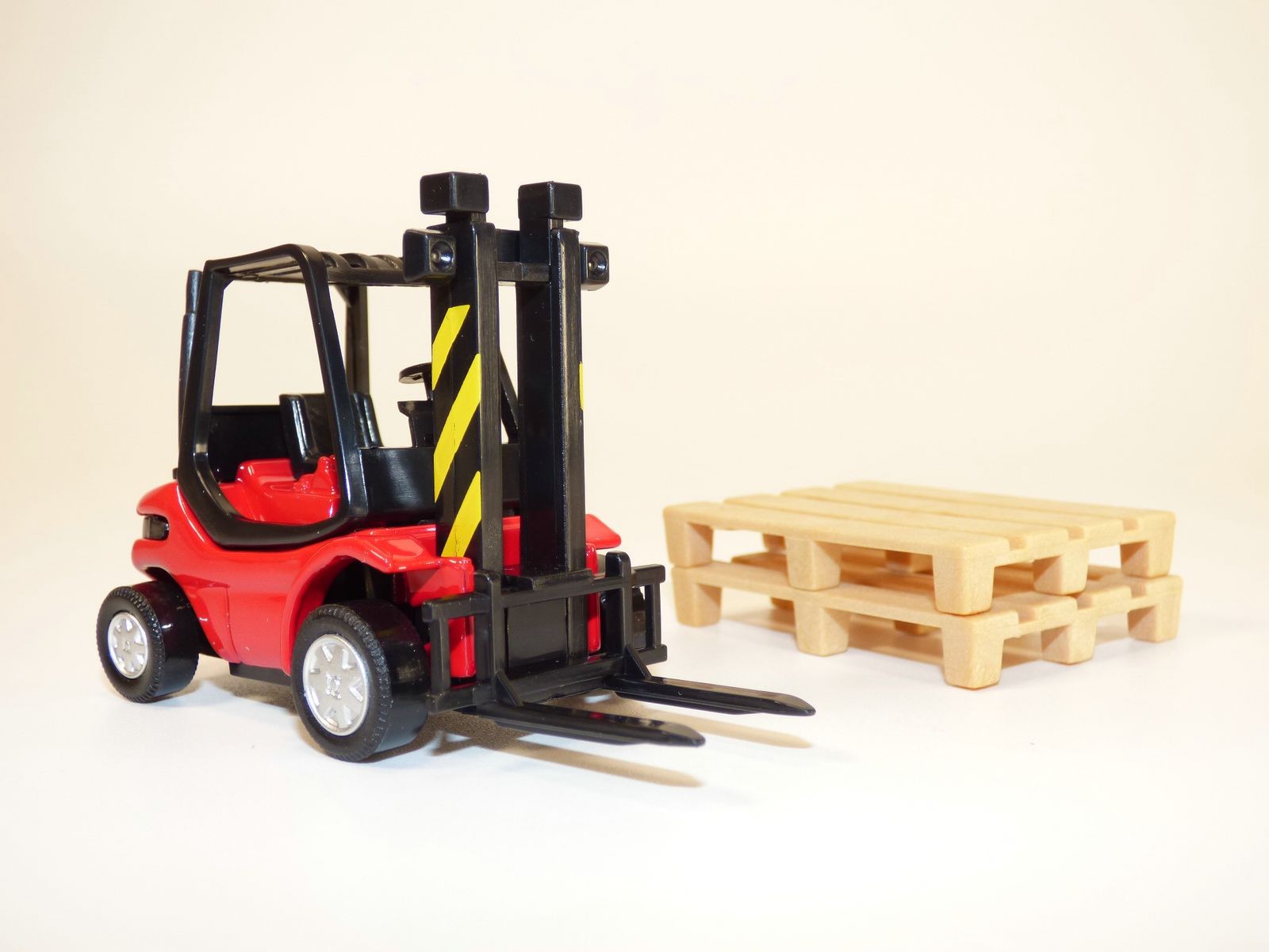 Chariot Elevateur Fenwick Rouge 2 Palettes 1 43 Ebay