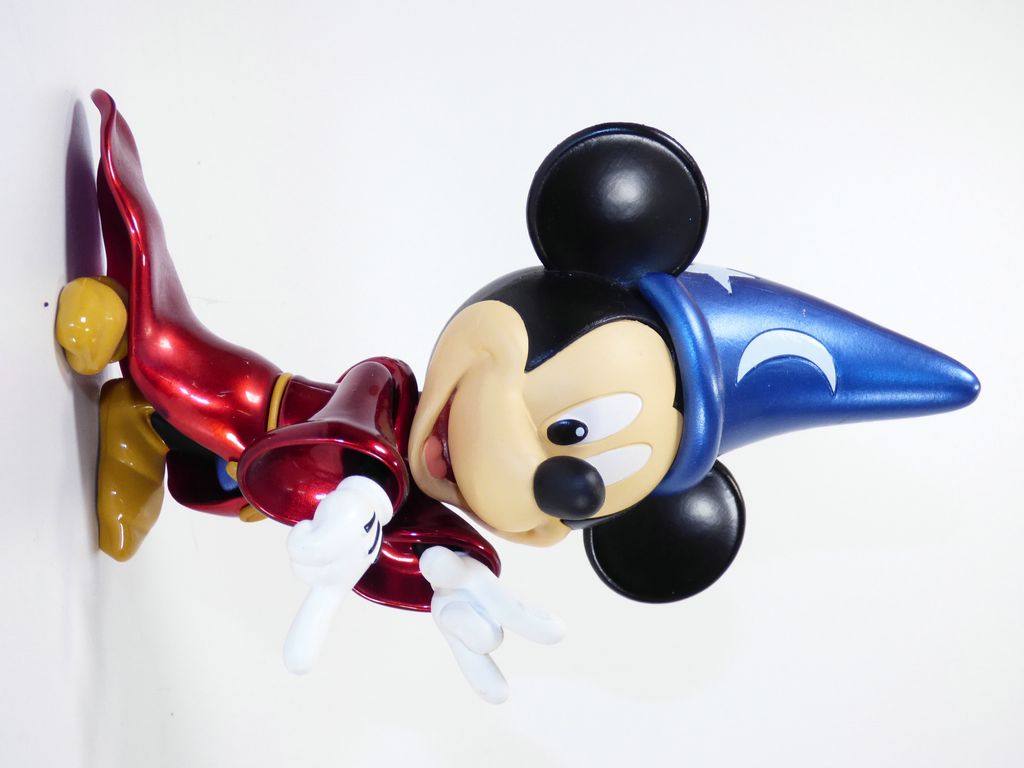 Disney Magician 19cm Tall 6