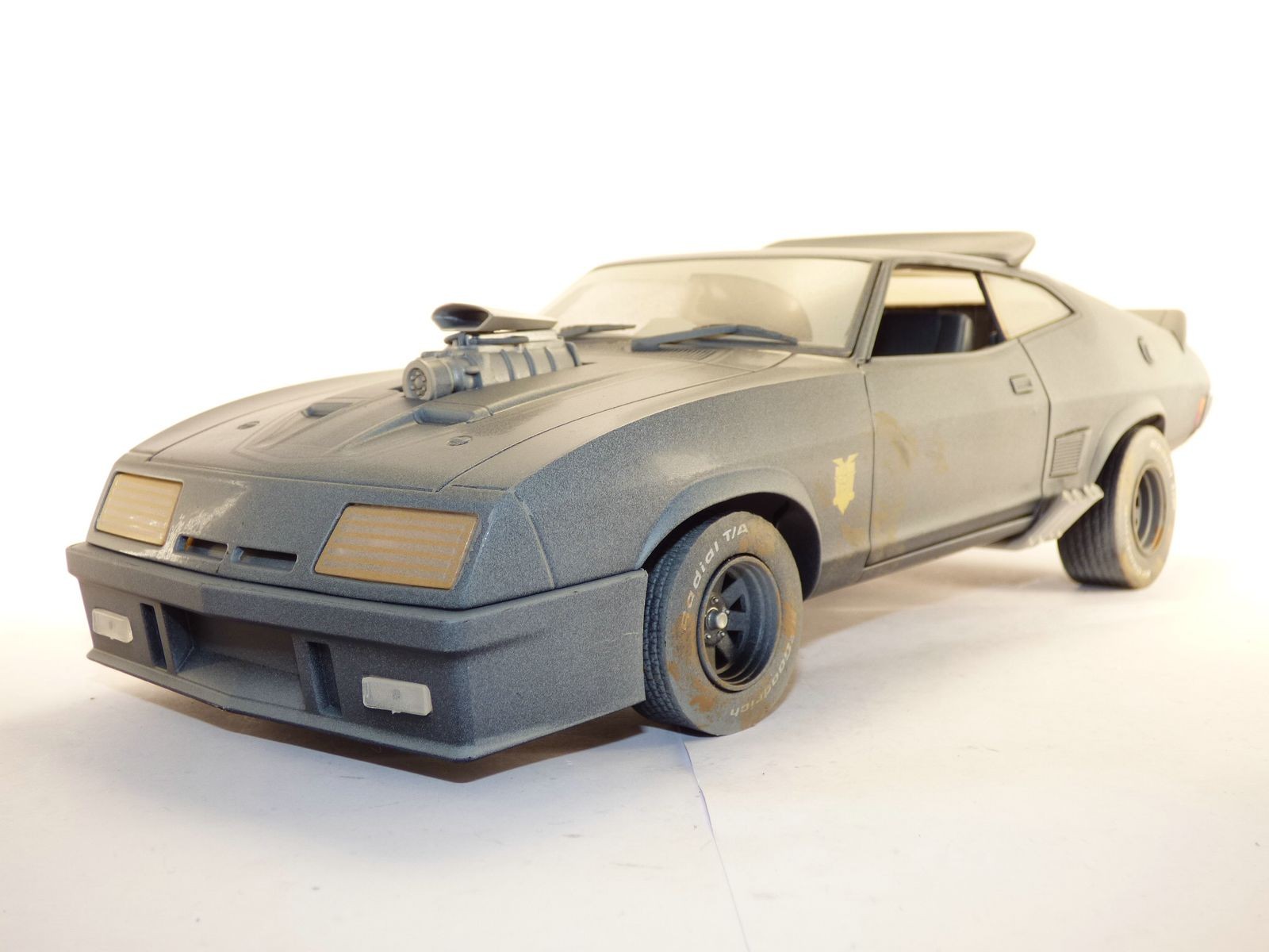 Ford Falcon XB v8 Interceptor