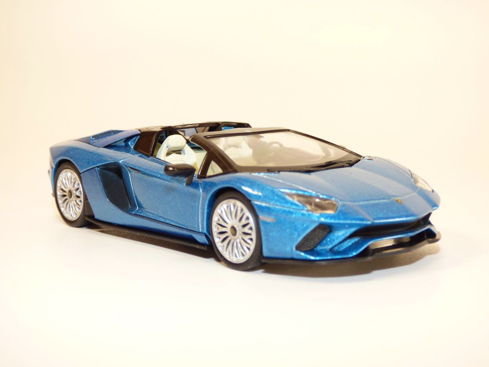 LAMBORGHINI AVENTADOR S roadster bleu 1/43 3665369038247 | eBay
