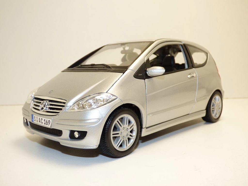 W 169 blue metalic SCHUCO 1:43 Model Car W169 Mercedes-Benz A-Class 2004 