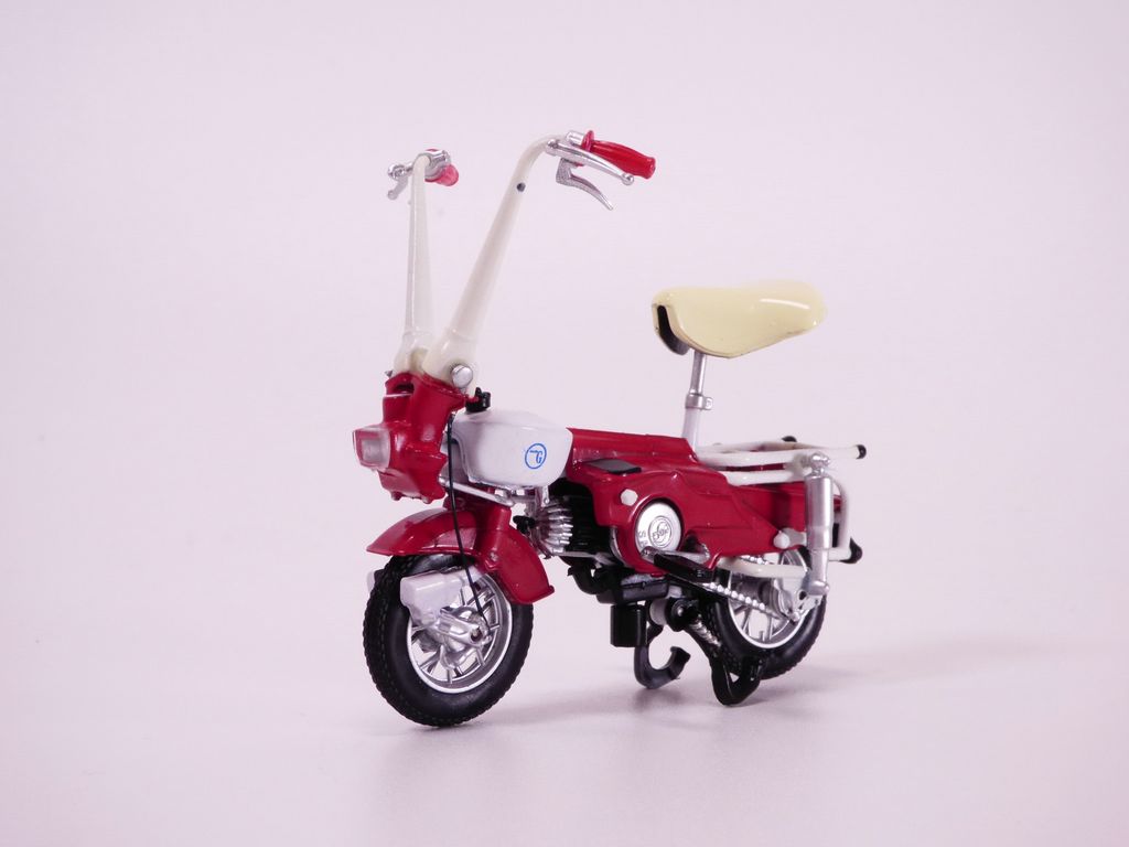 red CARNIELLI Motograziella Atlas 1:18 white