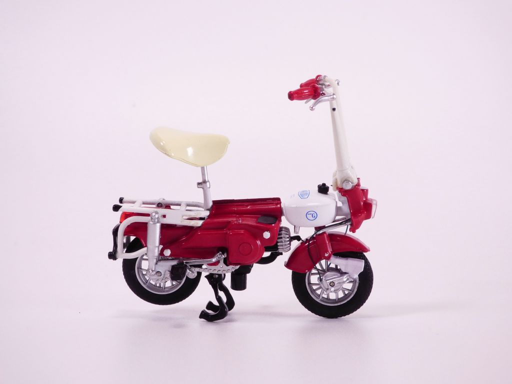 red CARNIELLI Motograziella Atlas 1:18 white