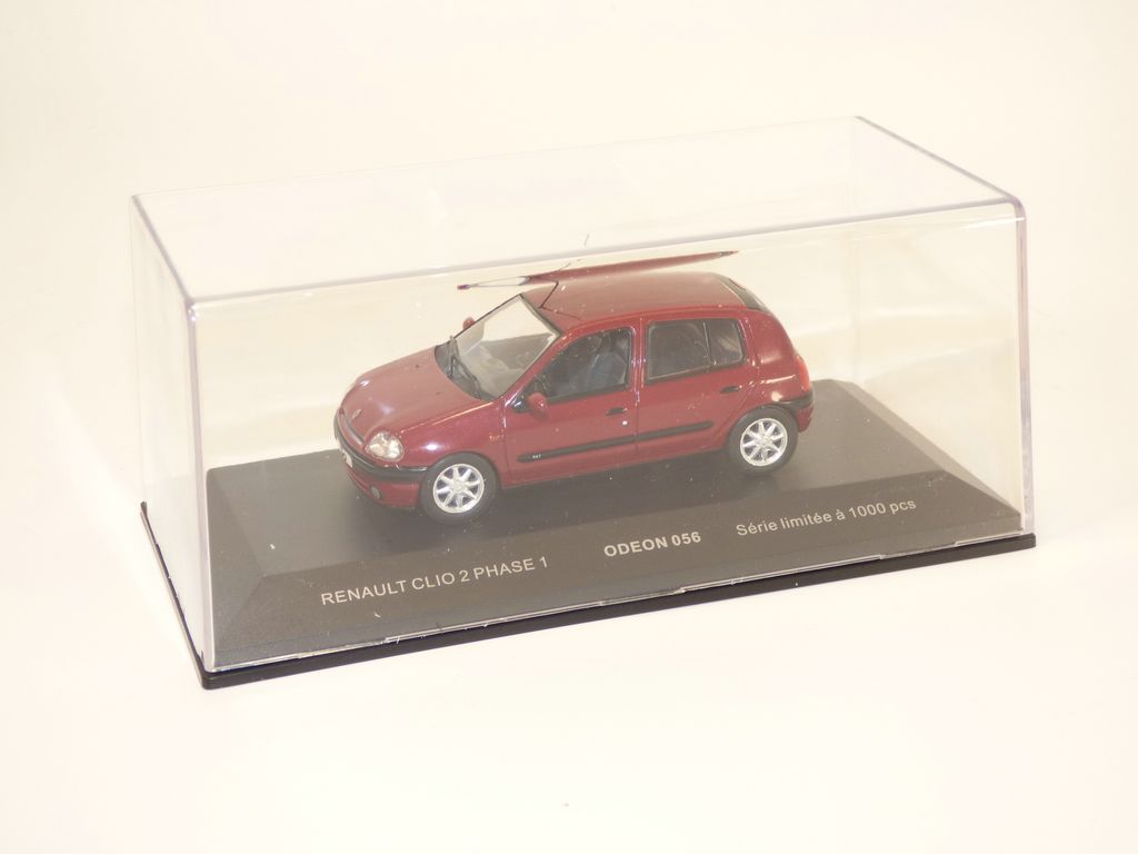 Voiture Métal échelle 1/43 Miniature Clio 2 Phase 1 Rouge Métallisé 1998 - Modèle 1/43 Odeon Avec Coffret Vitrine Miniature Clio 2 Collection