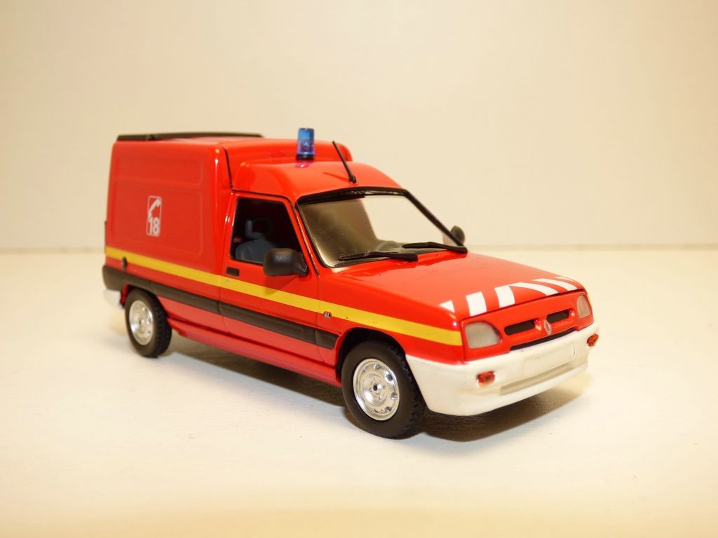 Miniature Norev 1/43 Renault Express 2021 – Sapeurs-pompiers Chef