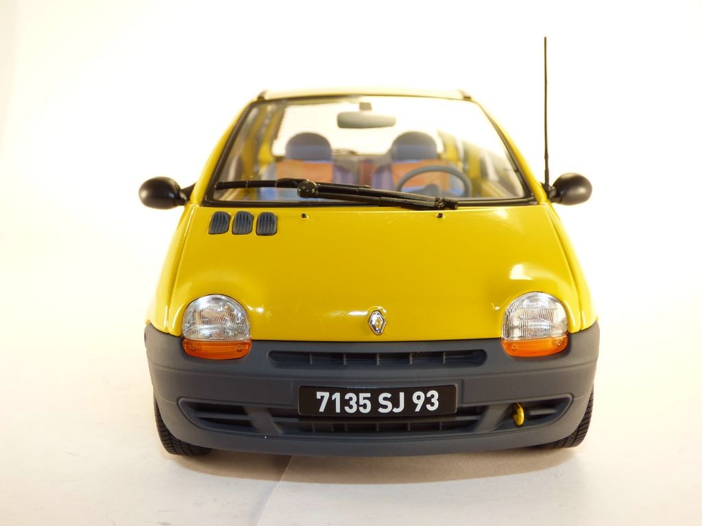 Desesperado Significado patrocinador RENAULT TWINGO Benetton jaune citron 1/18 | eBay