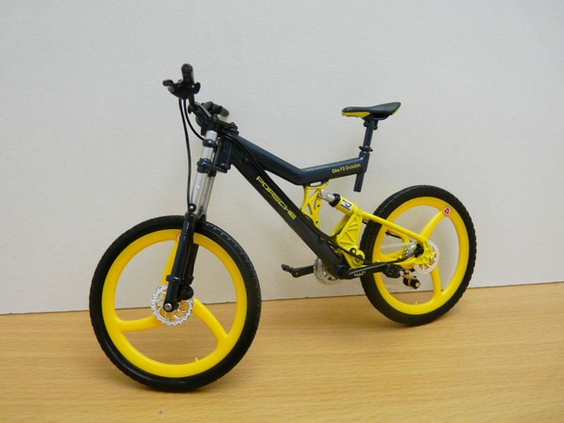Porsche kids bike store