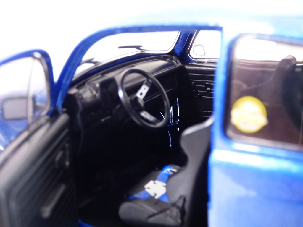 VOLKSWAGEN COCCINELLE BAJA bleu 1/18 VW Beetle 1975 Bug